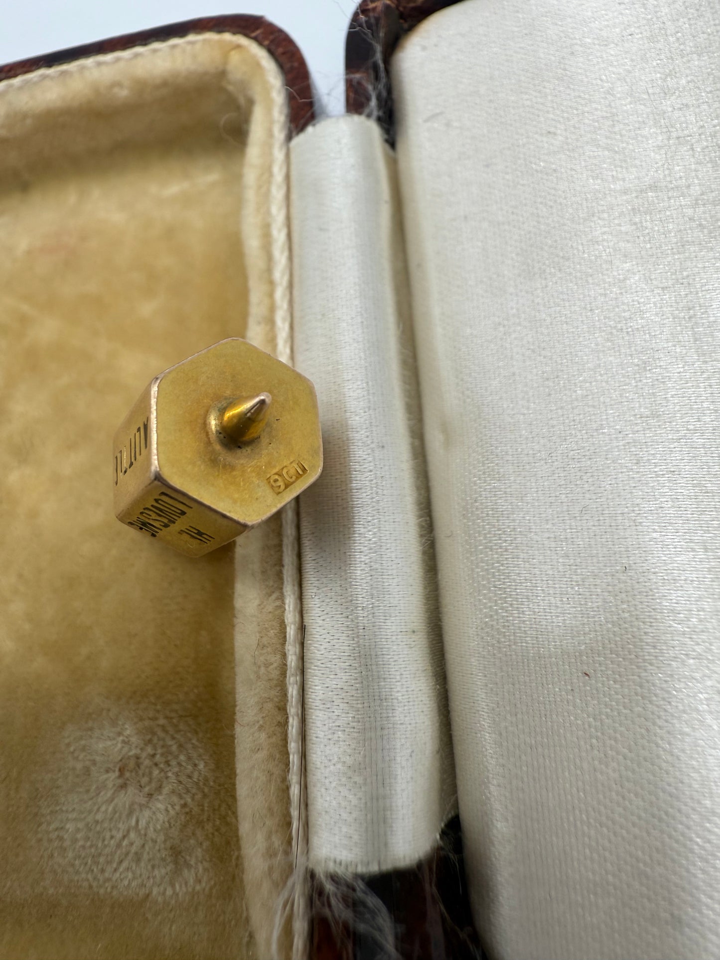 Rare Antique 9ct Gold Enamelled He Loves me/Loves me Not Spinner Pendant