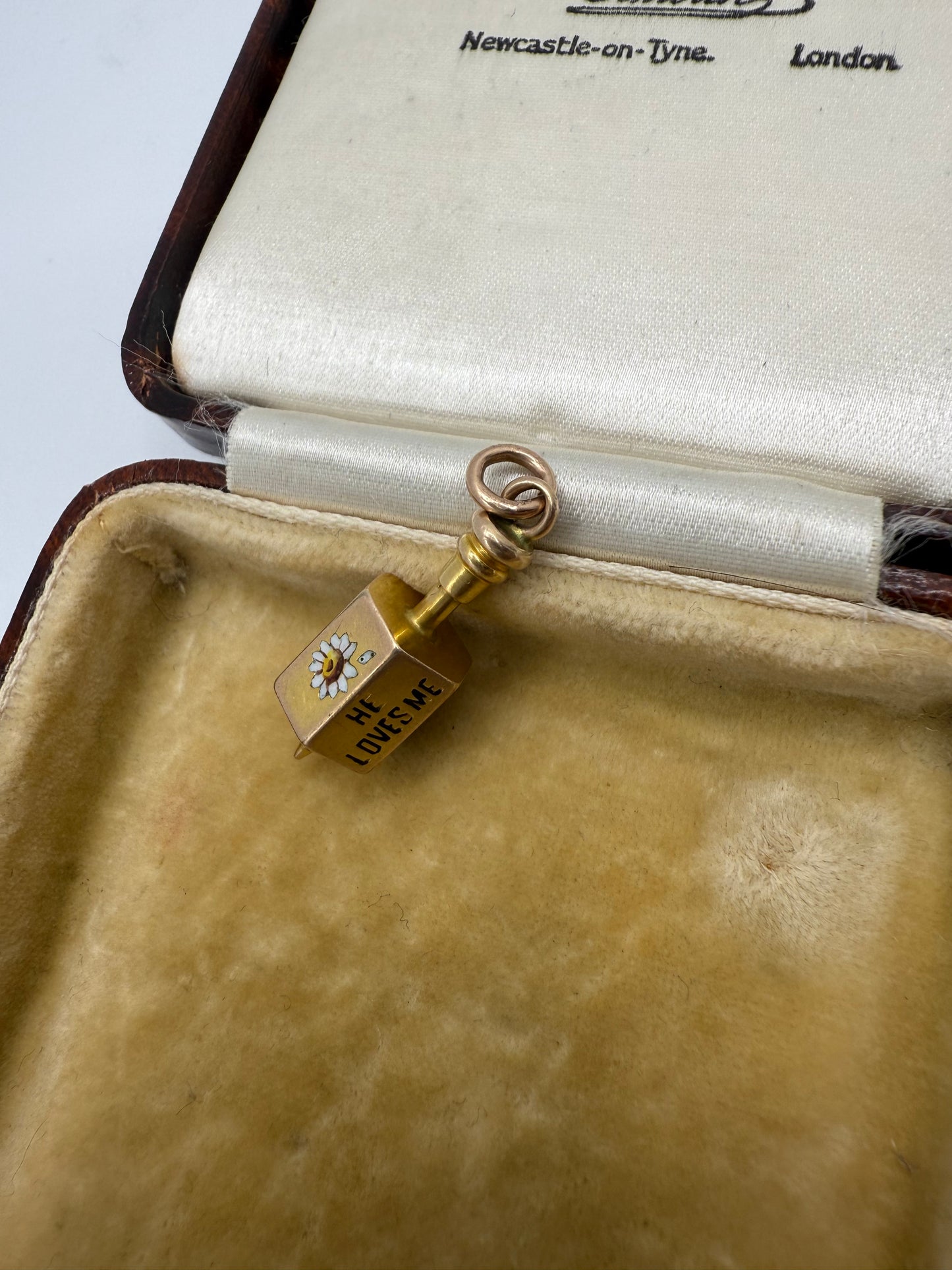 Rare Antique 9ct Gold Enamelled He Loves me/Loves me Not Spinner Pendant