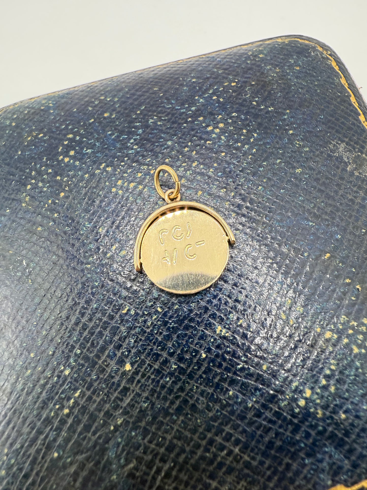 Vintage 9ct Gold ‘I Love you Spinner’ Pendant