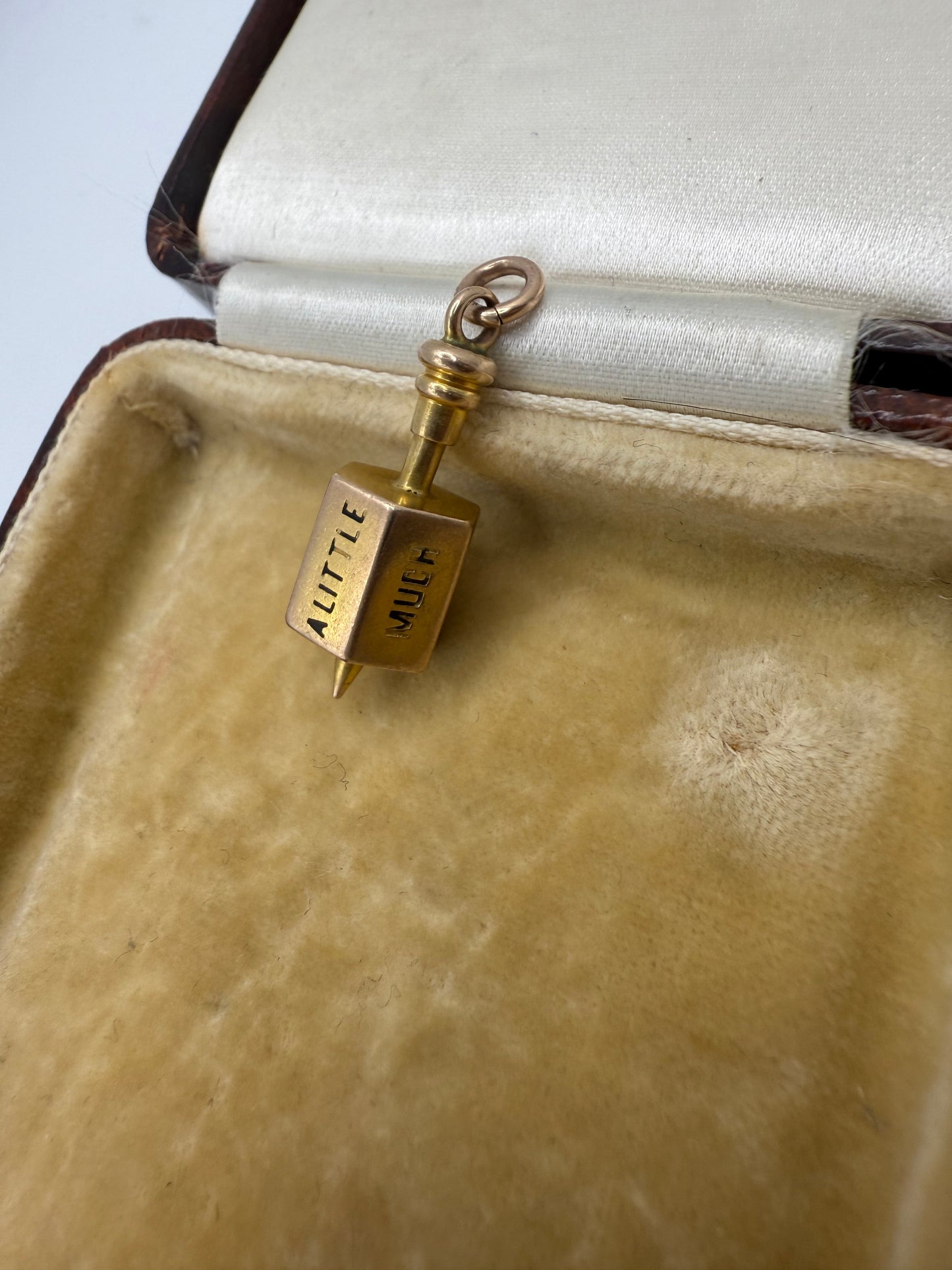 Rare Antique 9ct Gold Enamelled He Loves me/Loves me Not Spinner Pendant