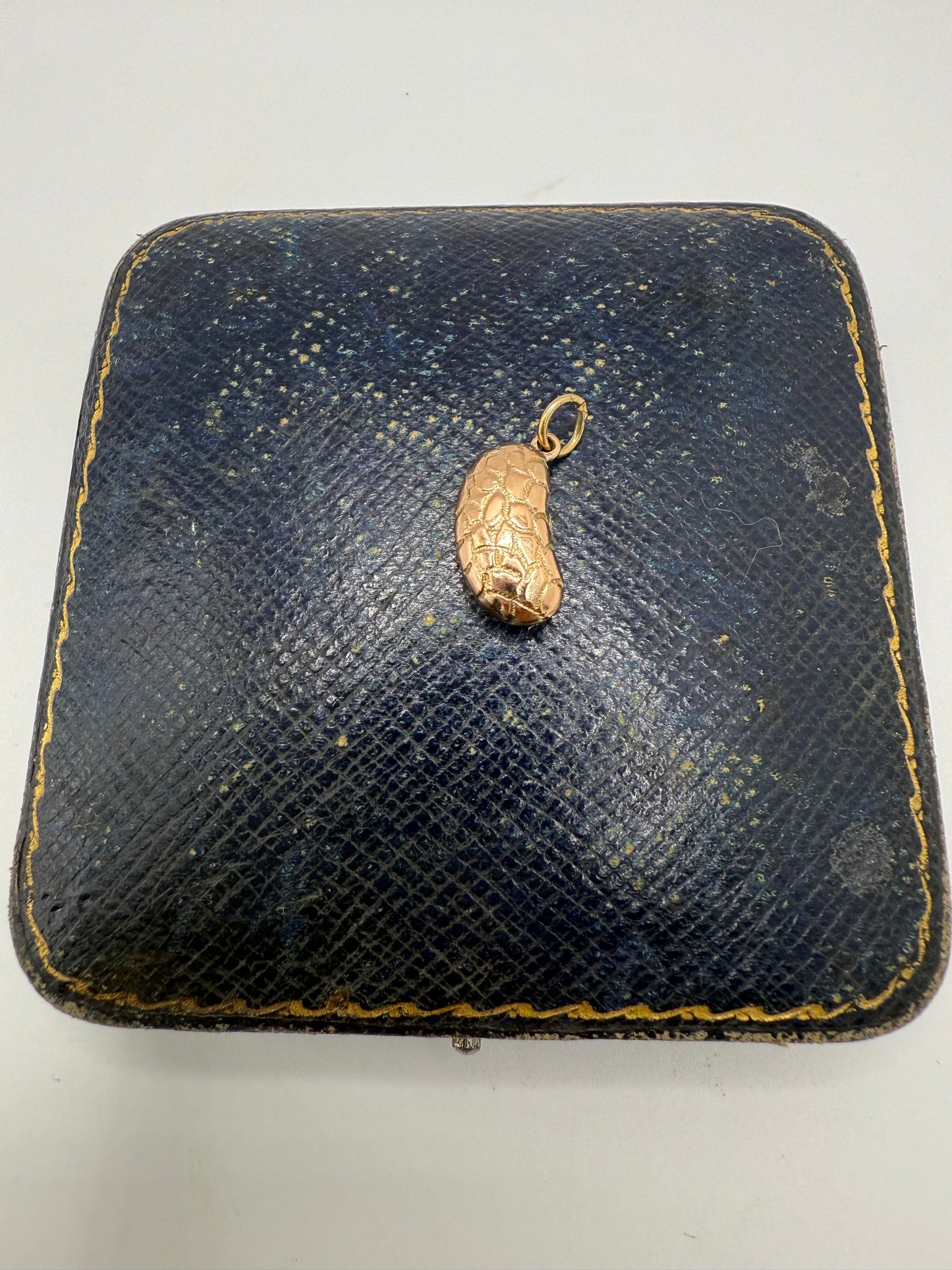 Antique 9ct Gold Lucky Kidney Bean Charm Pendant