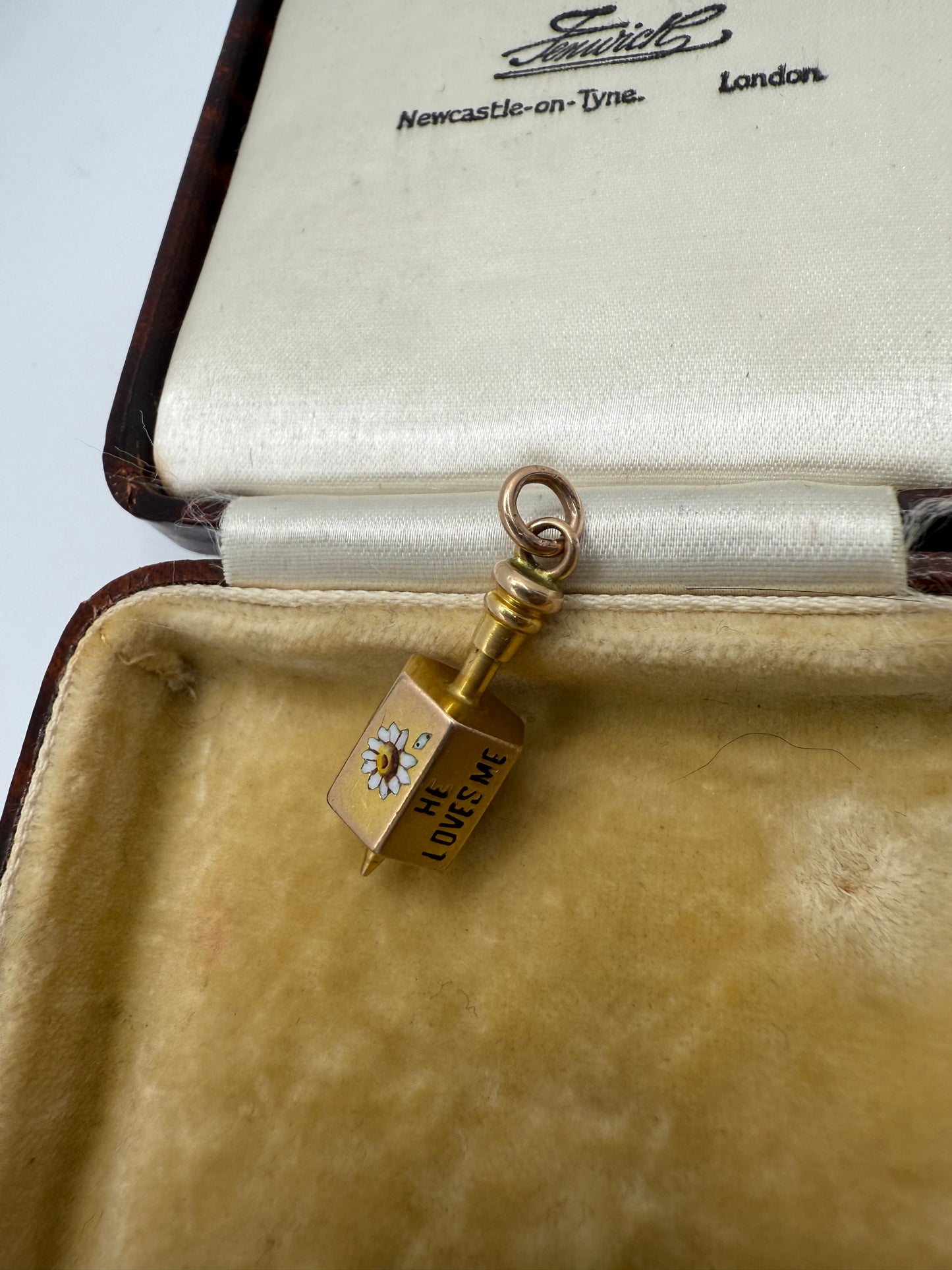 Rare Antique 9ct Gold Enamelled He Loves me/Loves me Not Spinner Pendant