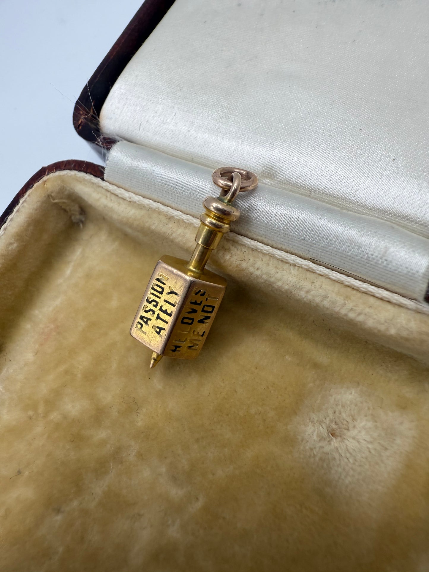 Rare Antique 9ct Gold Enamelled He Loves me/Loves me Not Spinner Pendant