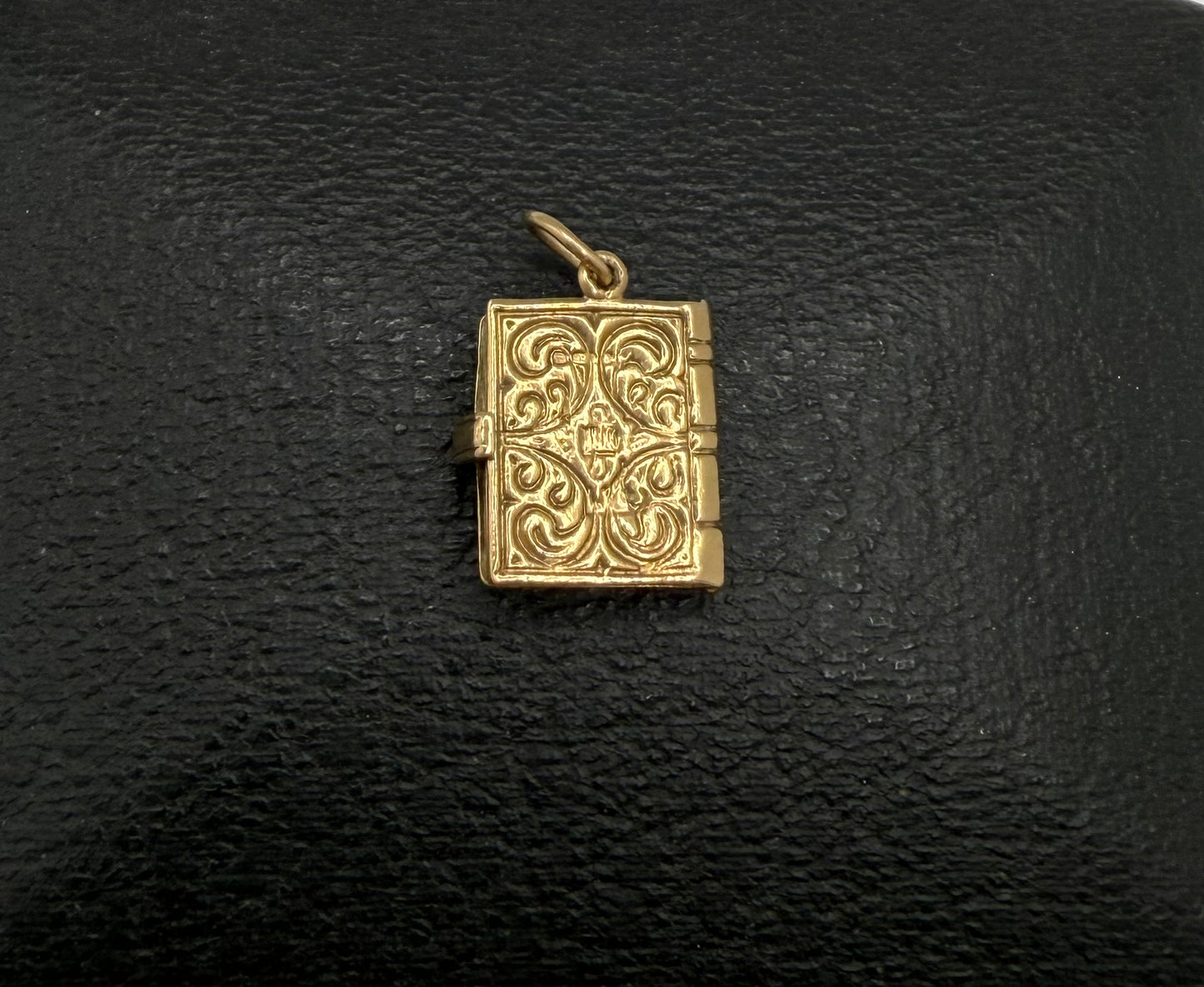 Vintage 9ct Gold Opening Bible Charm