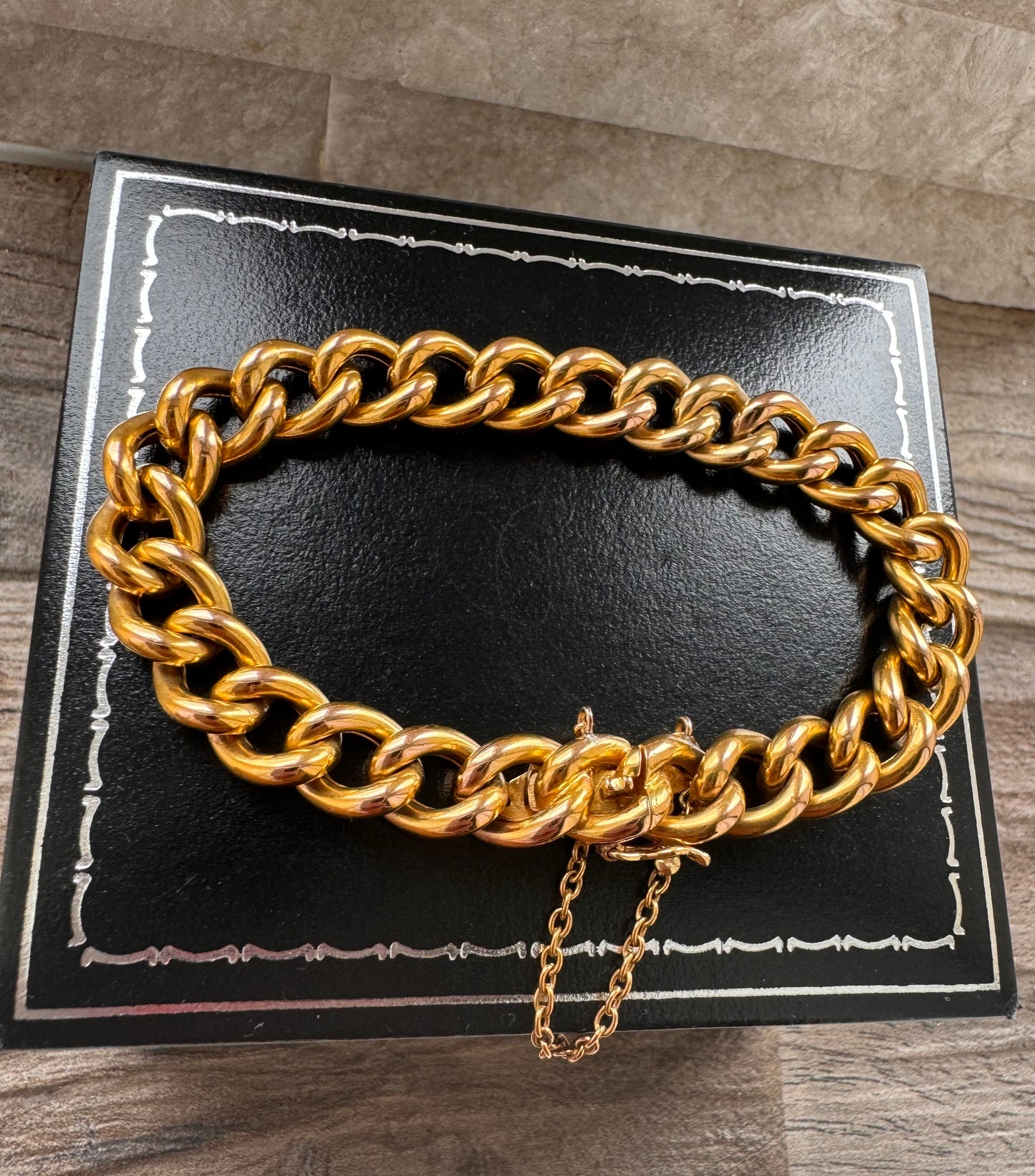 Antique 18ct Yellow Gold Curb Bracelet