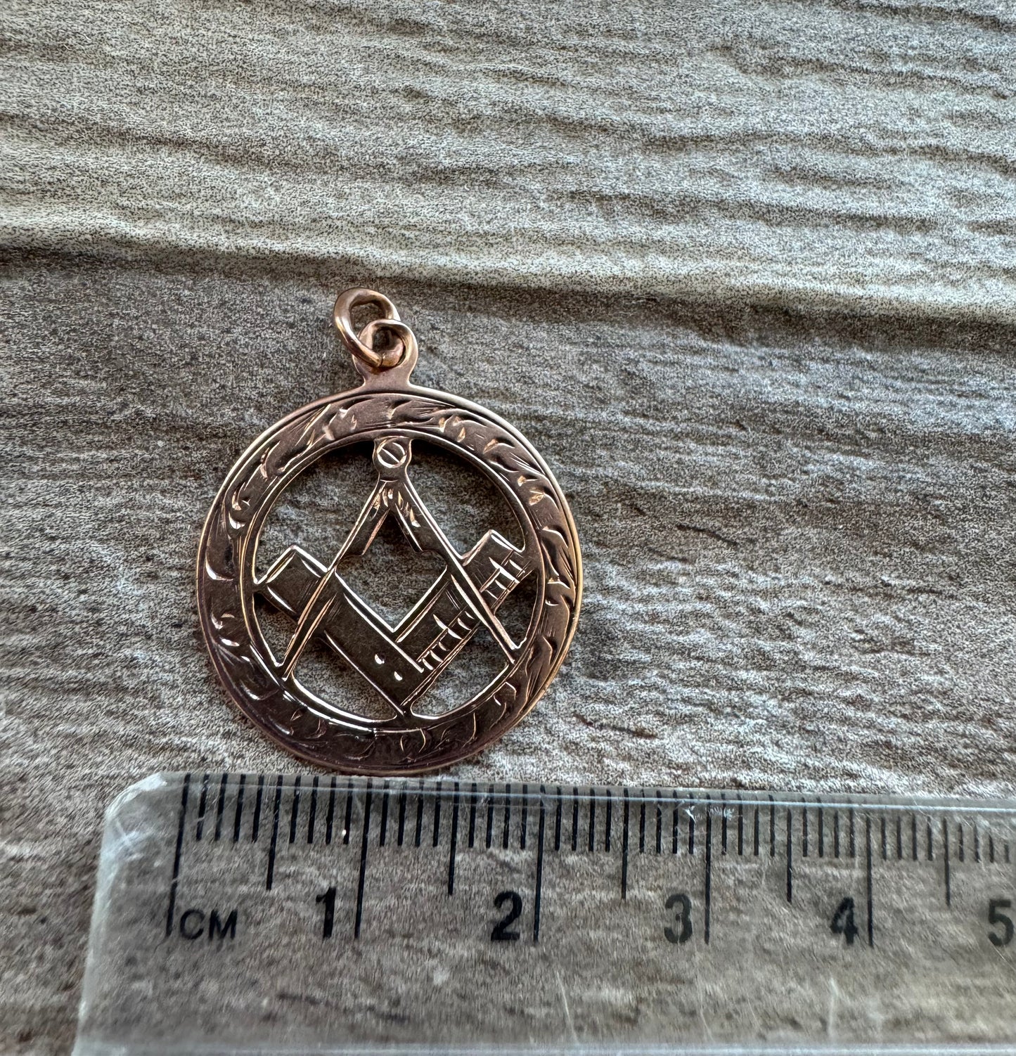 Vintage 9ct Gold Masonic Pendant