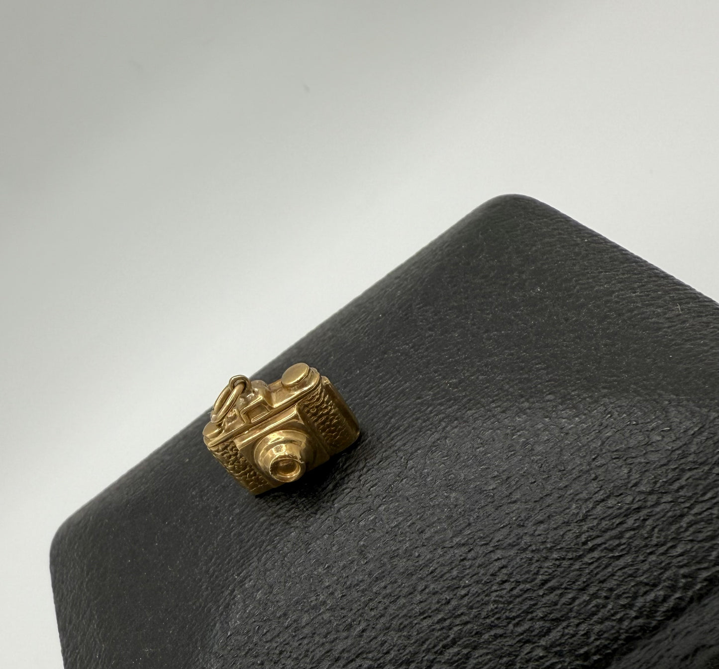 Vintage 9ct Gold Camera Charm