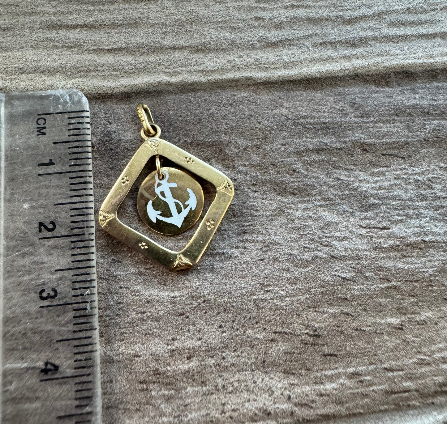 Vintage 18ct Gold Enamel Anchor pendant