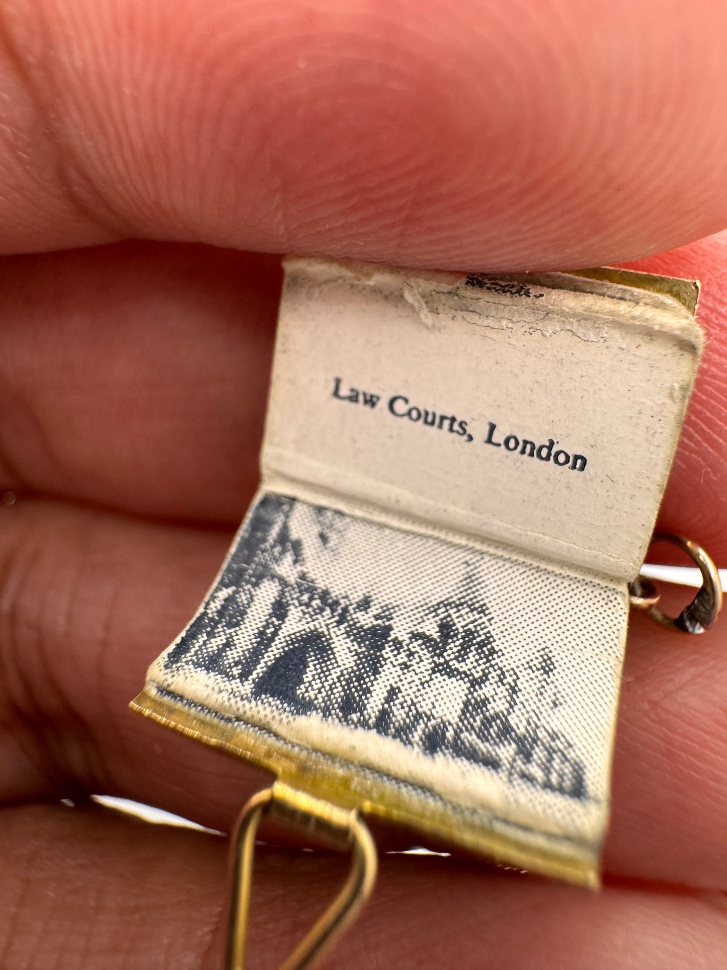 Vintage 9ct Gold Opening London Picture Book Charm