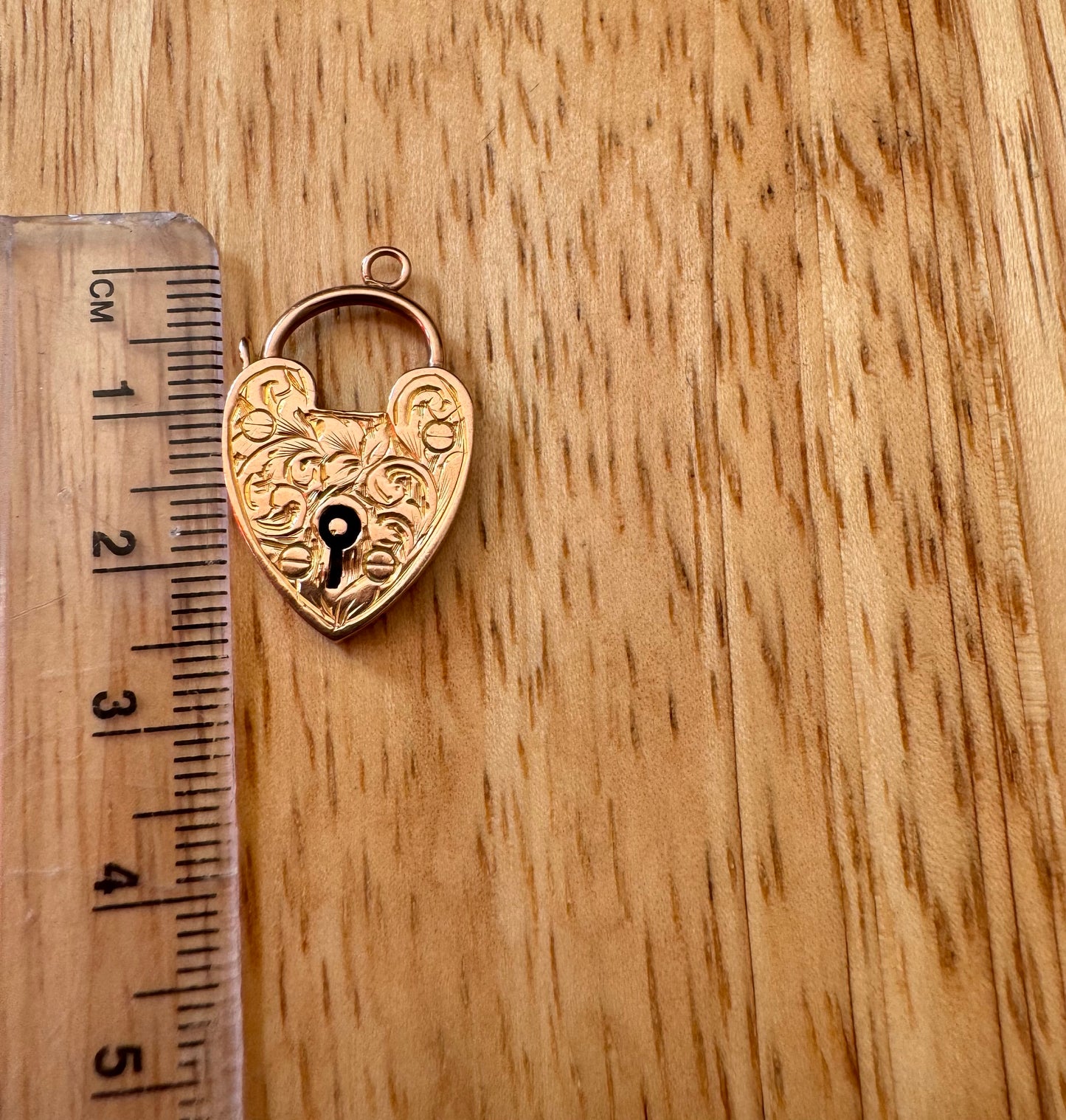 Antique Victorian 9ct Gold Engraved Padlock