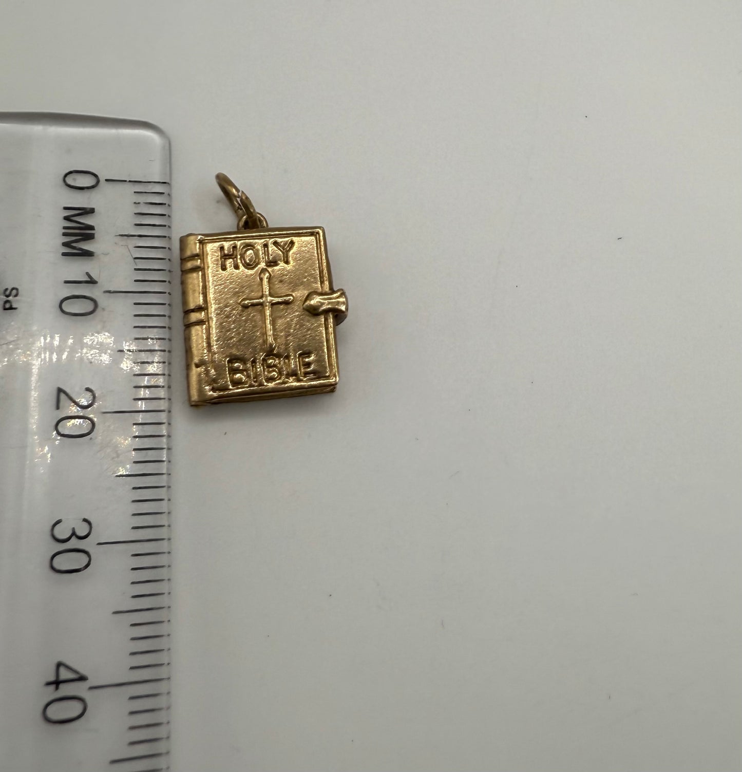 Vintage 9ct Gold Opening Bible Charm