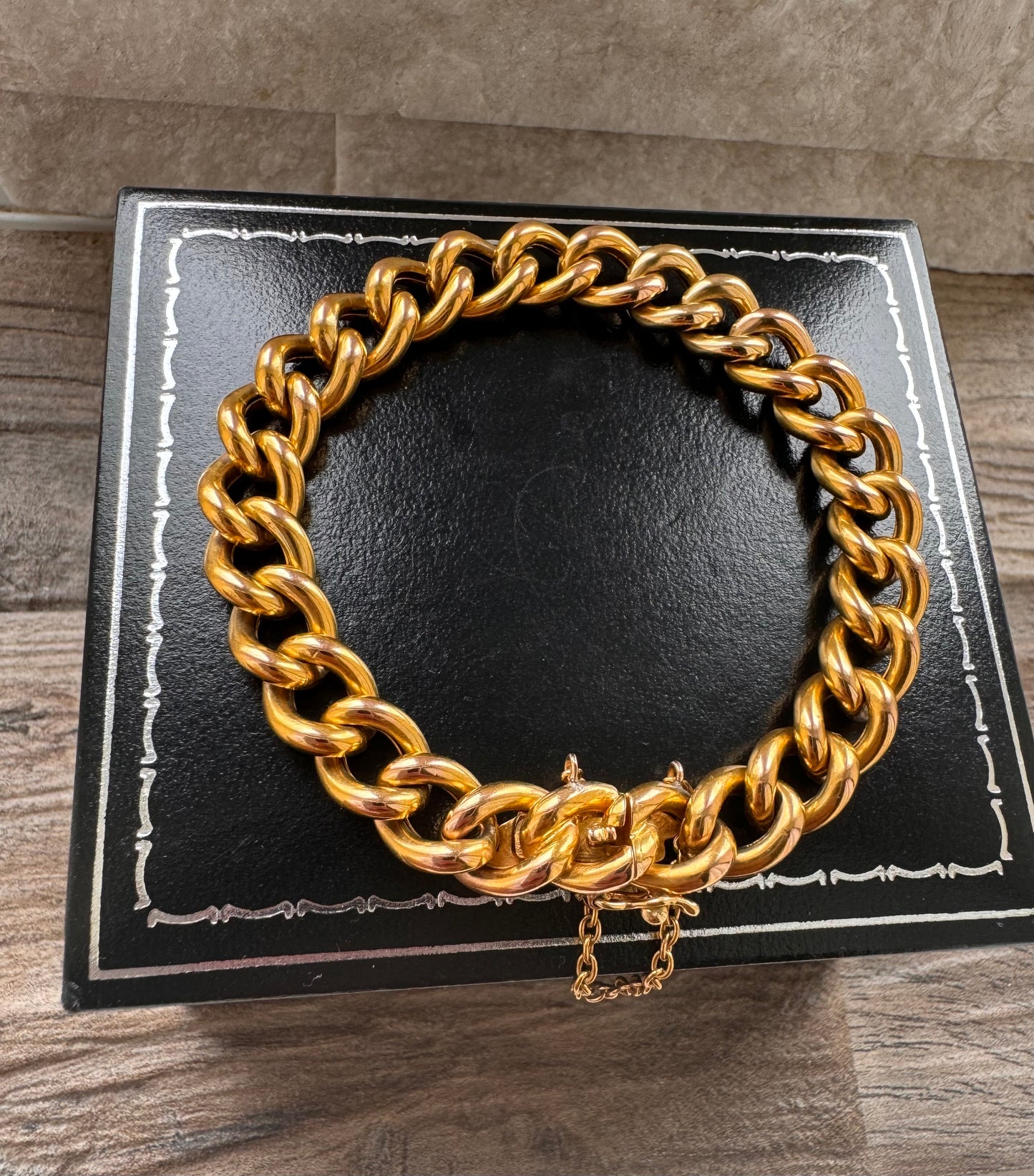 Antique 18ct Yellow Gold Curb Bracelet