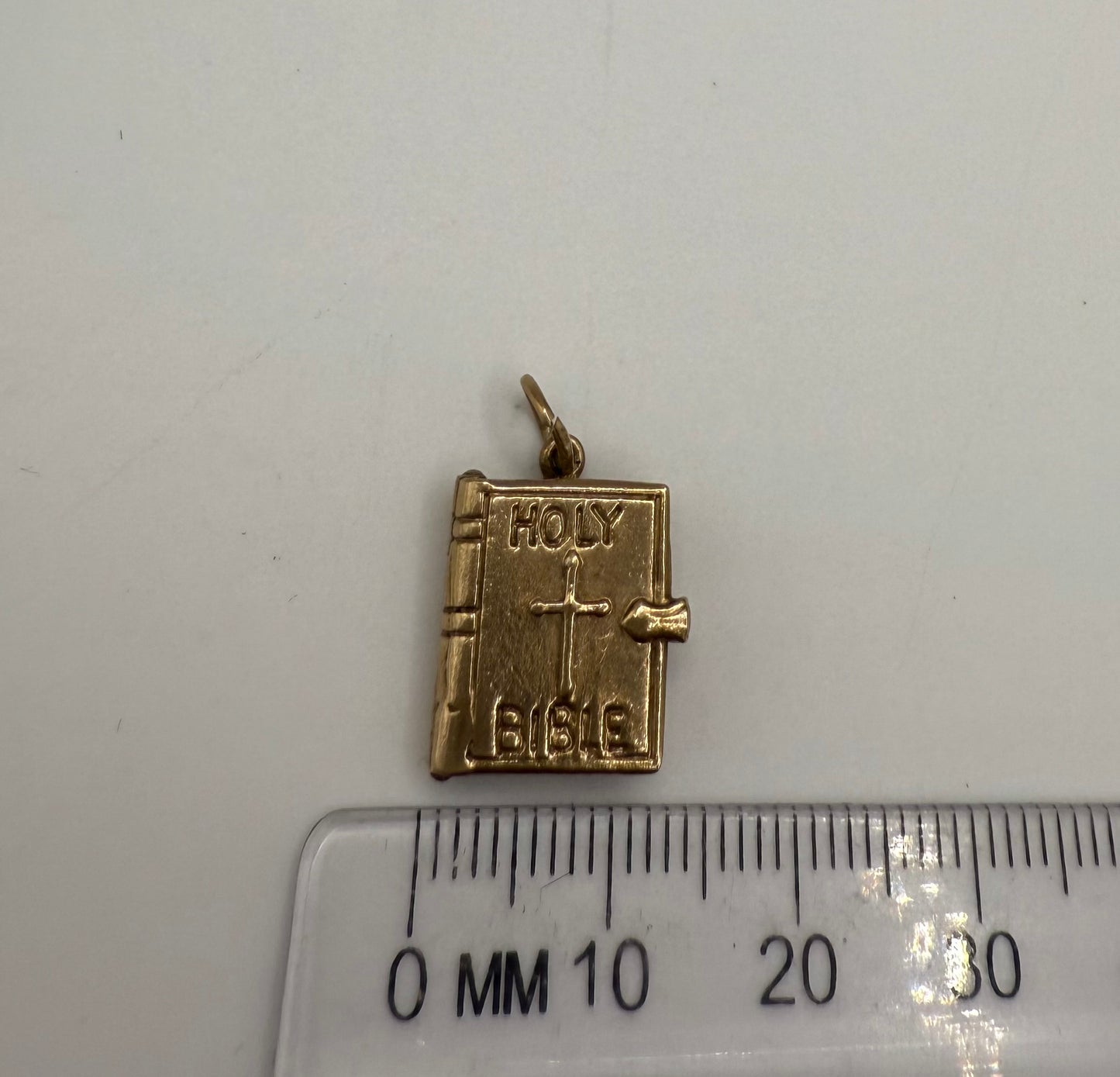 Vintage 9ct Gold Opening Bible Charm