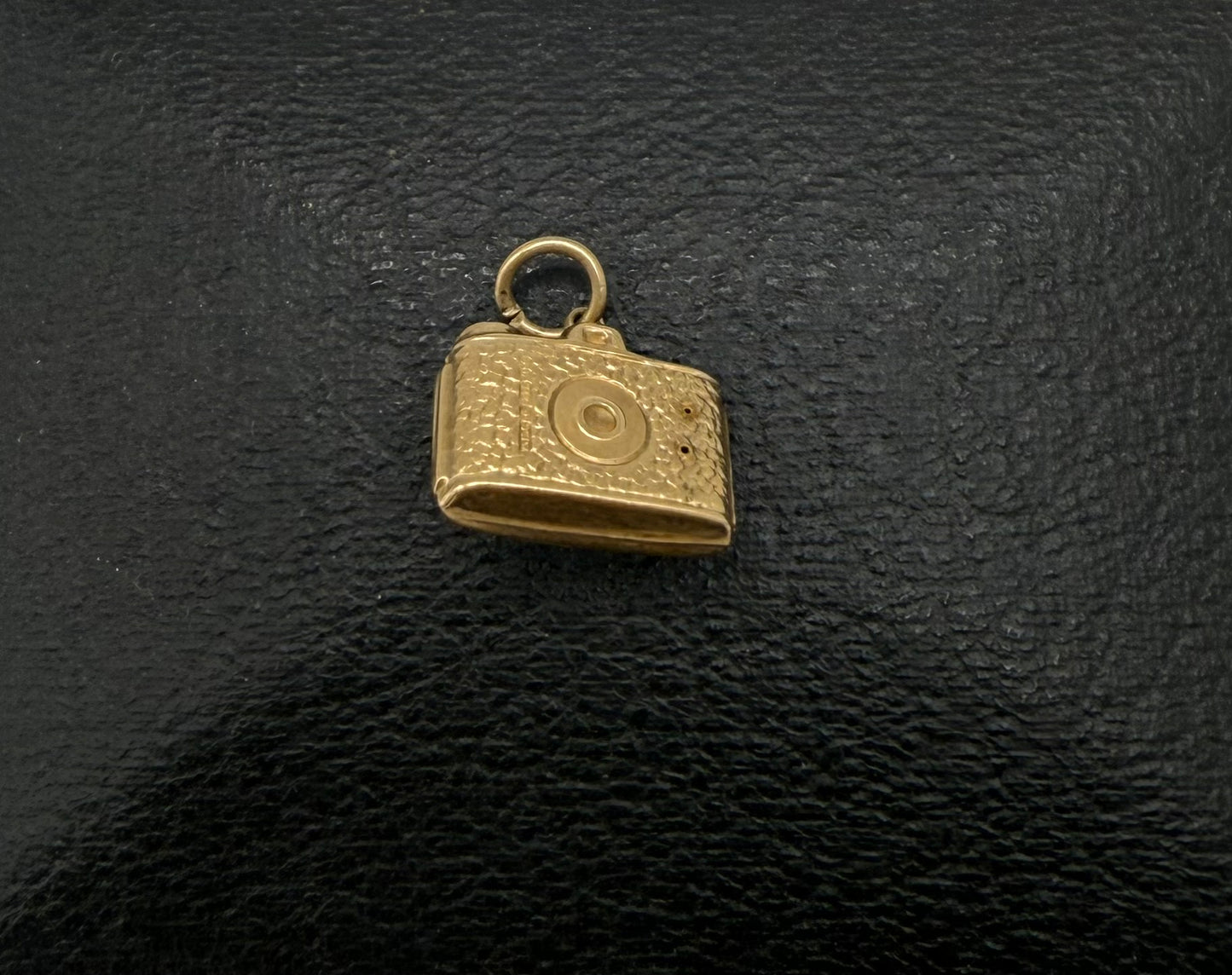 Vintage 9ct Gold Camera Charm