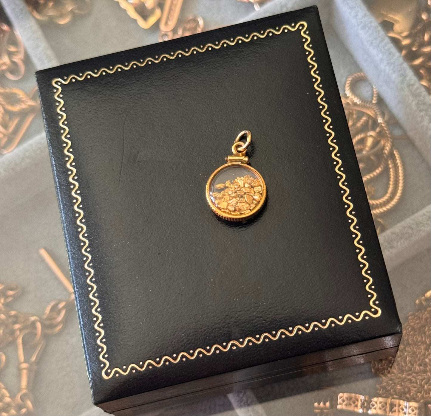 Vintage 9ct Gold Shaker Pendant