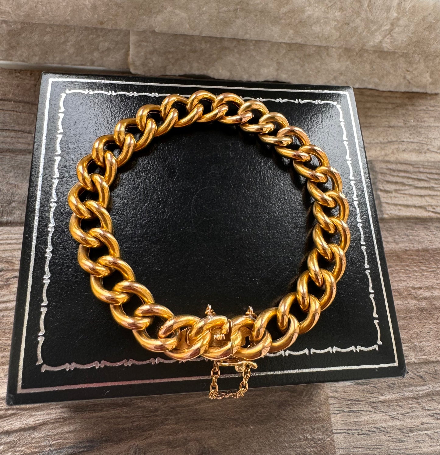 Antique 18ct Yellow Gold Curb Bracelet