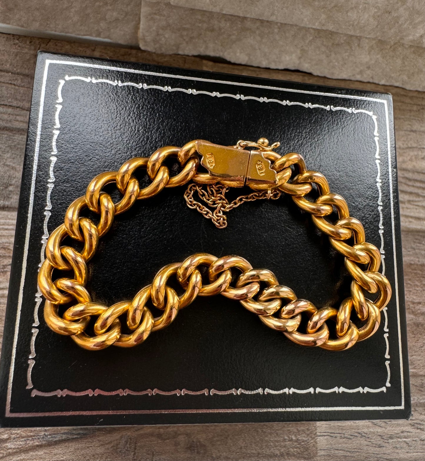 Antique 18ct Yellow Gold Curb Bracelet