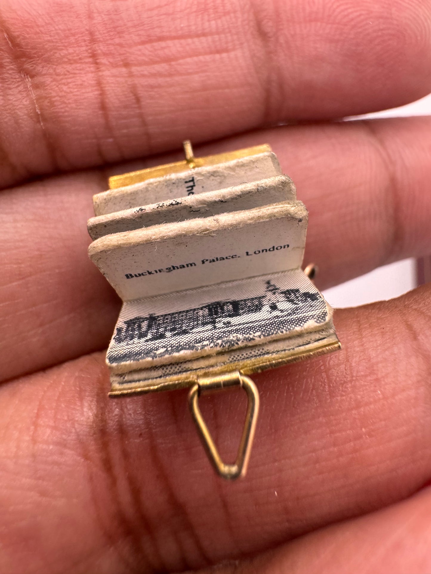 Vintage 9ct Gold Opening London Picture Book Charm