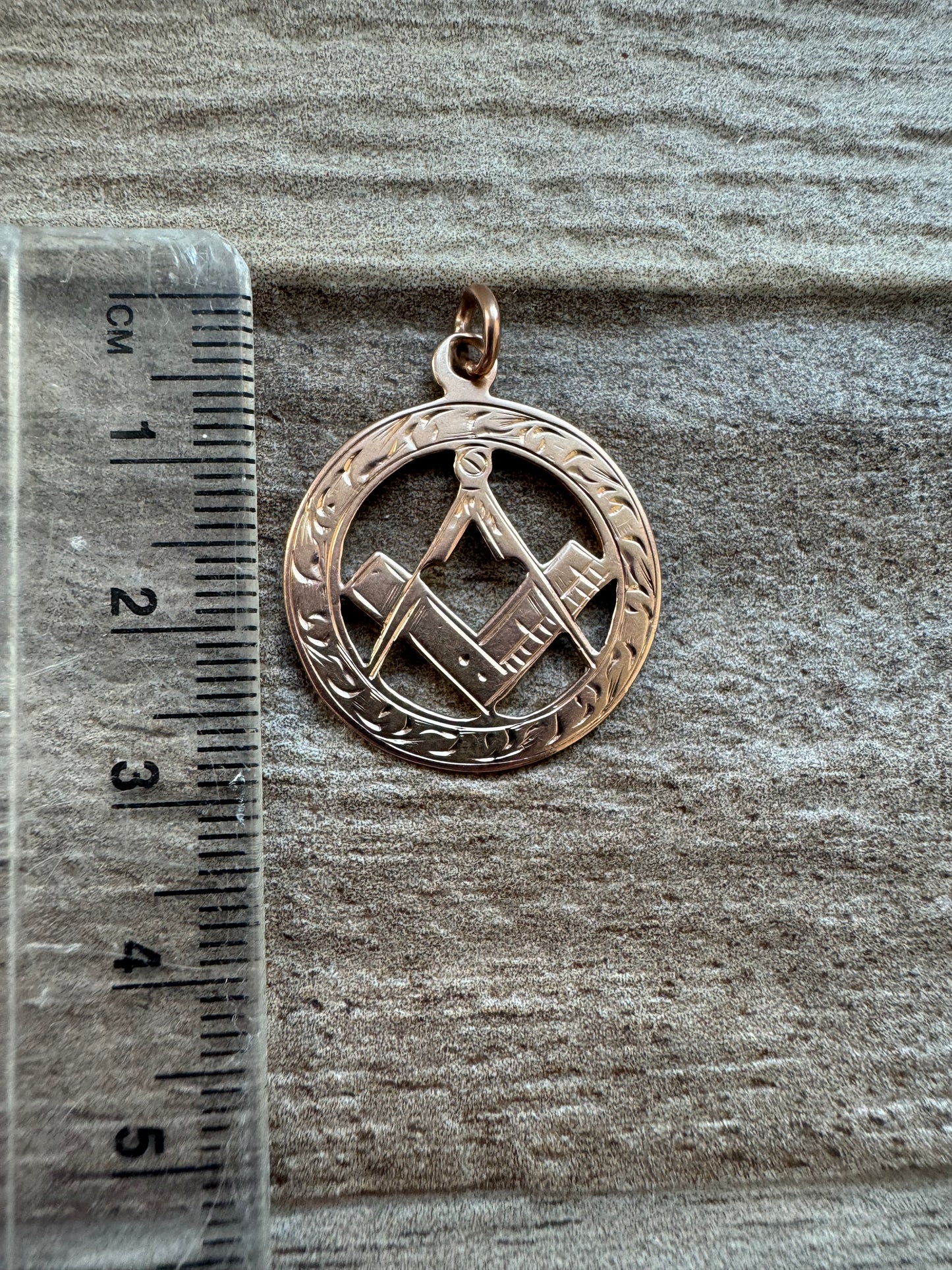 Vintage 9ct Gold Masonic Pendant