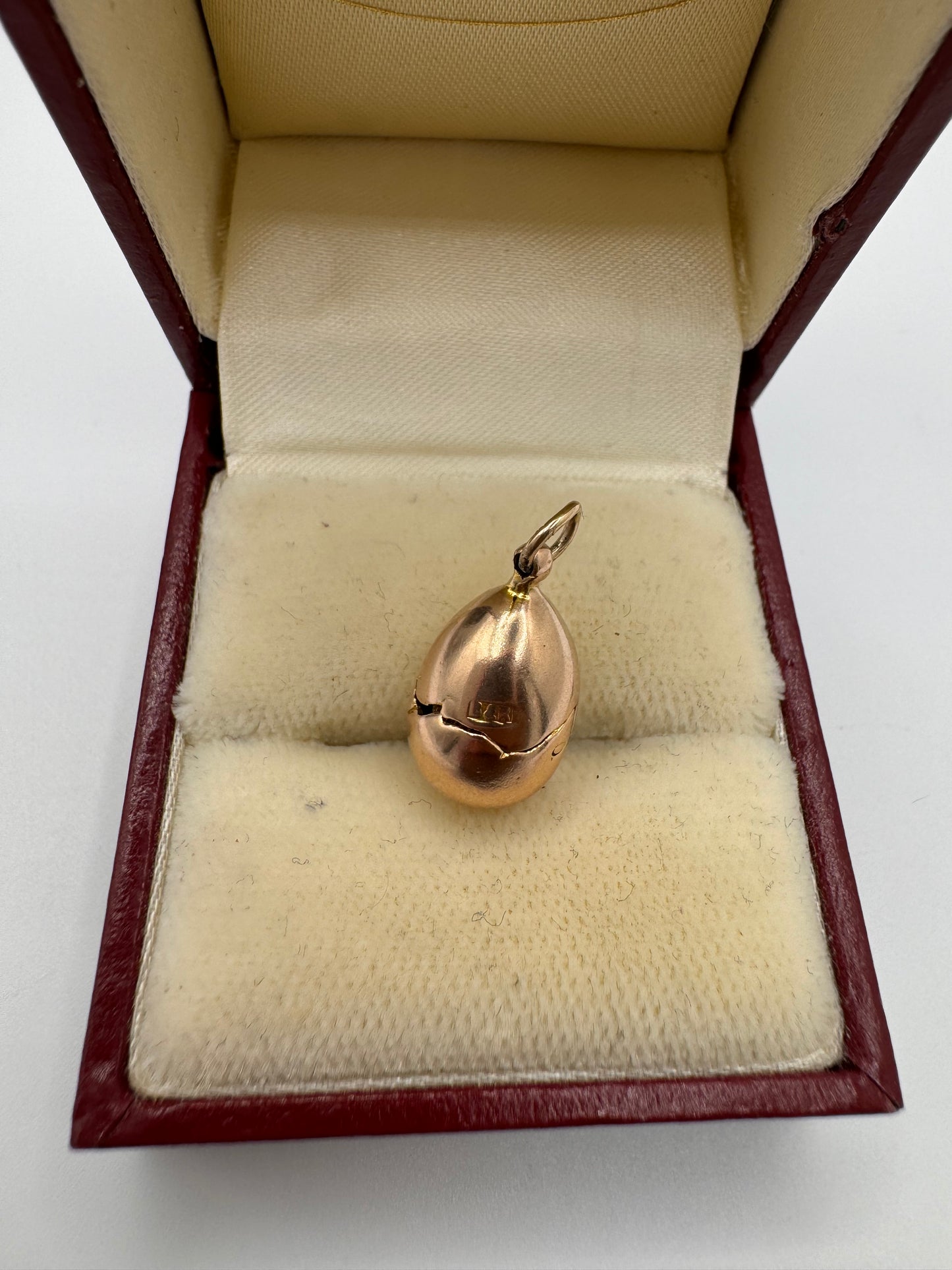 Vintage 9ct Gold Opening Egg Charm Chick Inside