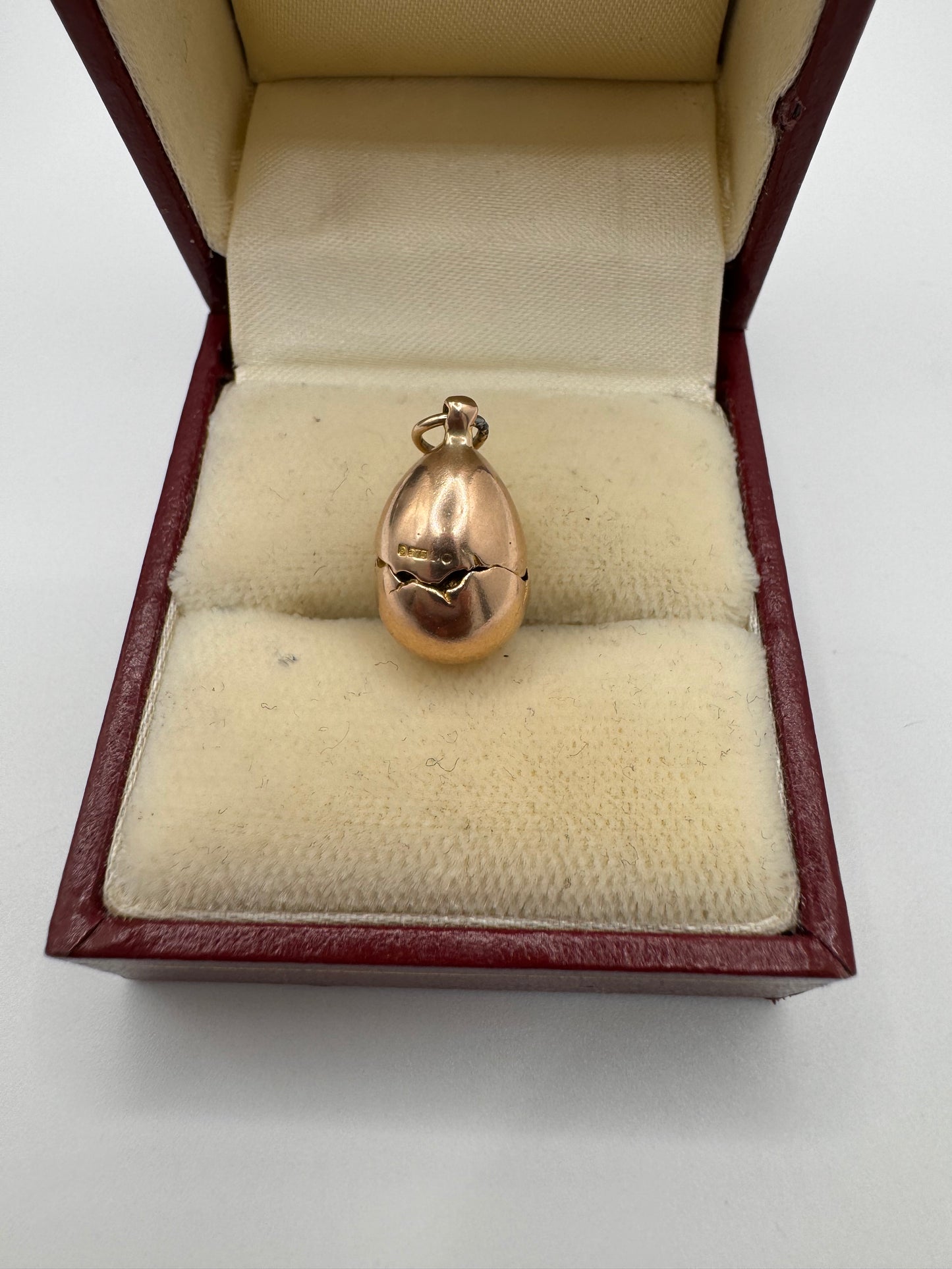 Vintage 9ct Gold Opening Egg Charm Chick Inside