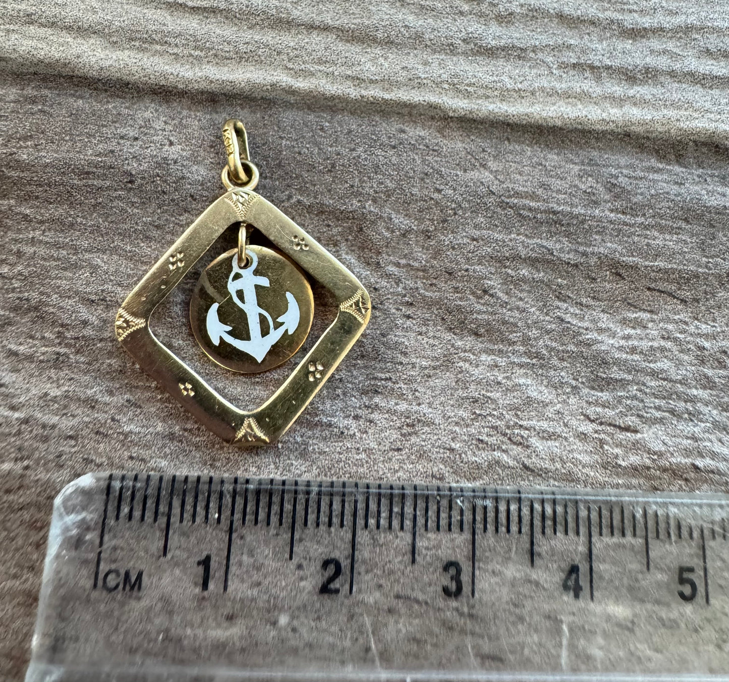 Vintage 18ct Gold Enamel Anchor pendant