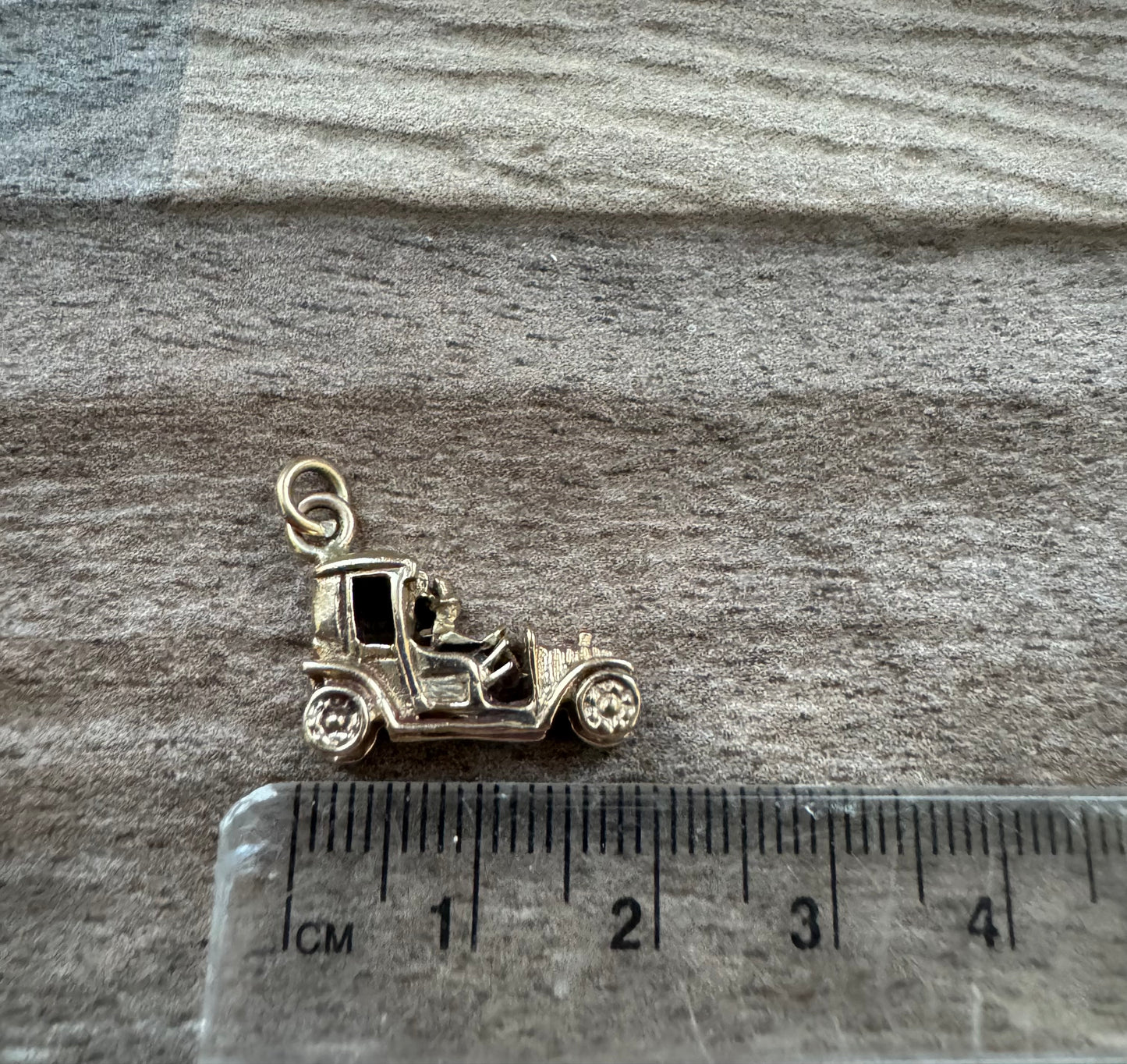 Vintage 9ct Gold Classic Car & Driver Charm