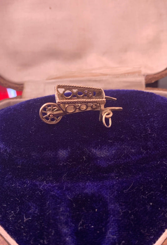 Lovely 9ct Gold Vintage Ornate Wheel Barrow Charm