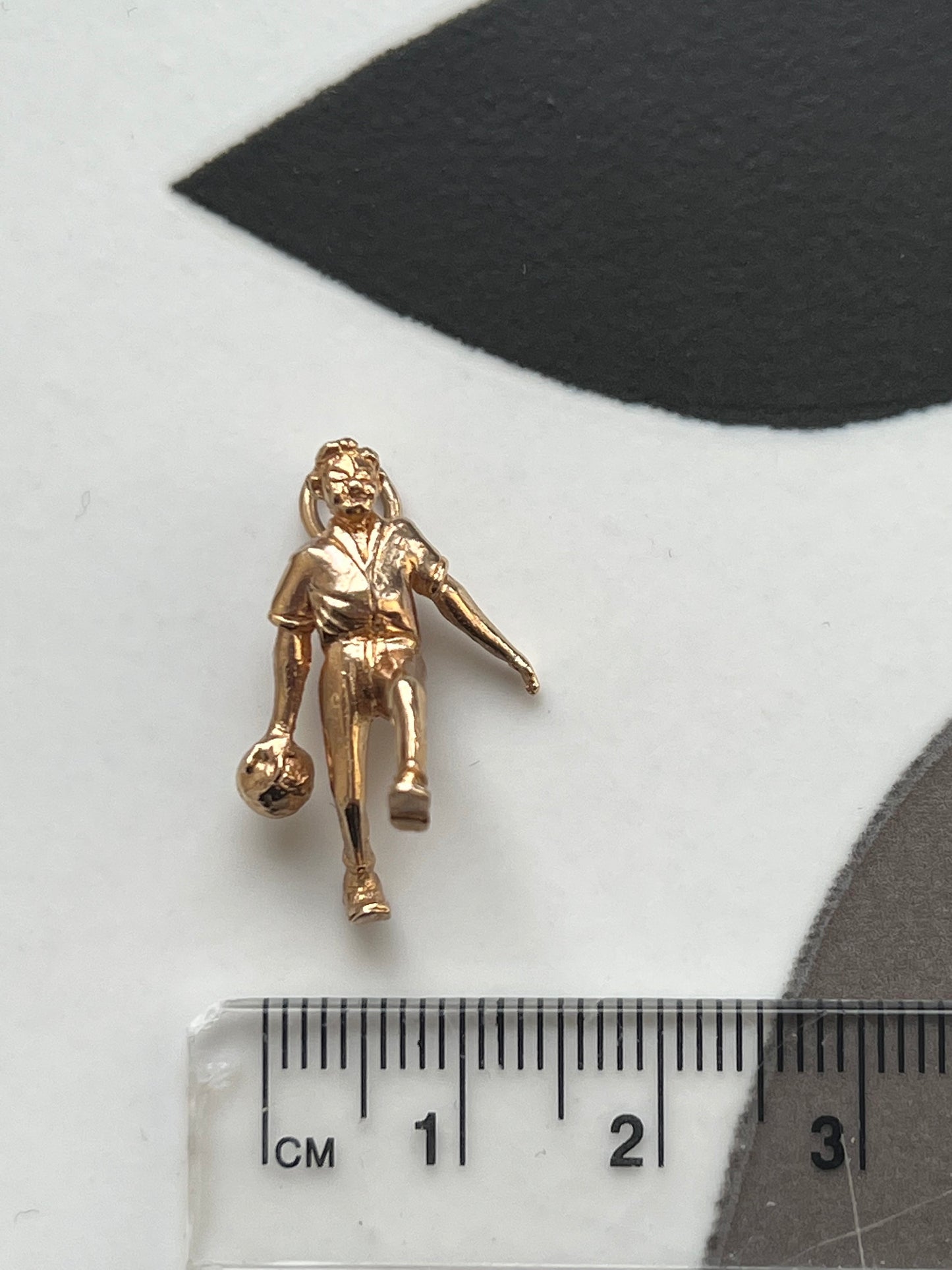 9ct Gold Vintage Bowler Charm