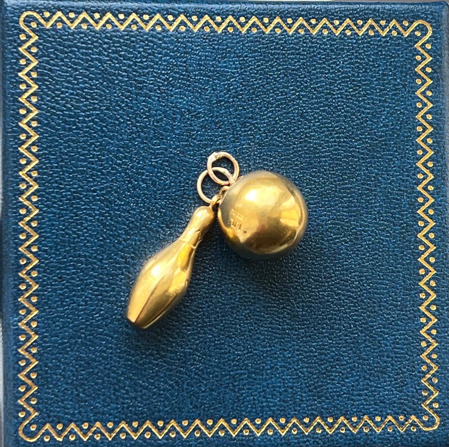 9ct Gold Vintage Bowling Ball & Pin Charm