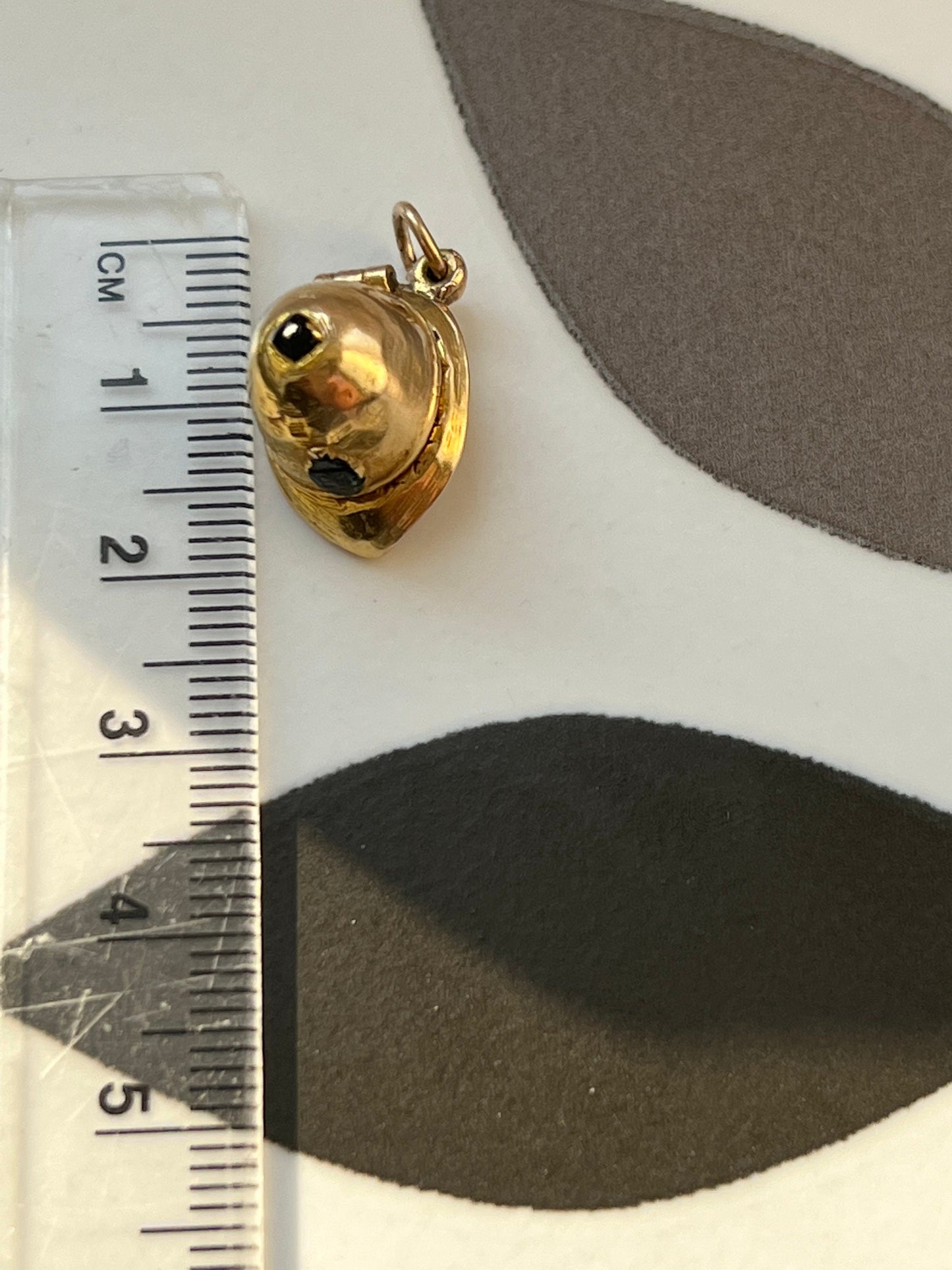 9ct Gold Vintage Enamelled Opening Policeman’s Hat Charm