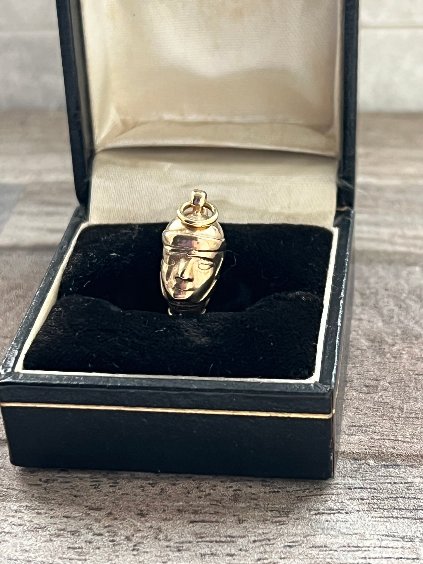 9ct Gold Vintage Centurion Head Charm Pendant