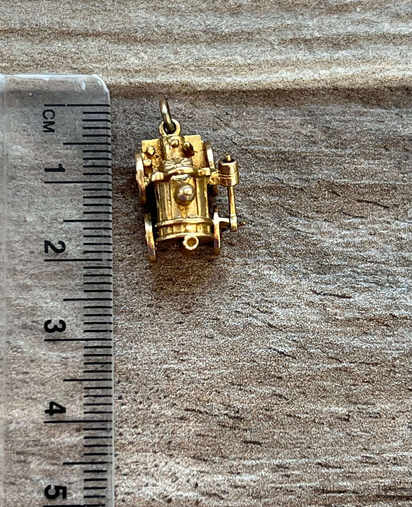 Vintage 9ct Gold Articulated Locomotive Engine Charm