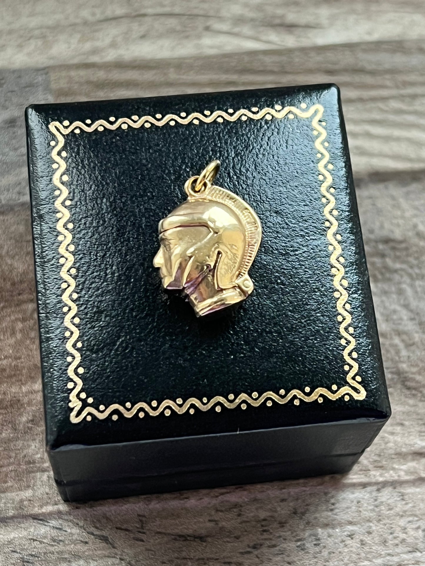 9ct Gold Vintage Centurion Head Charm Pendant