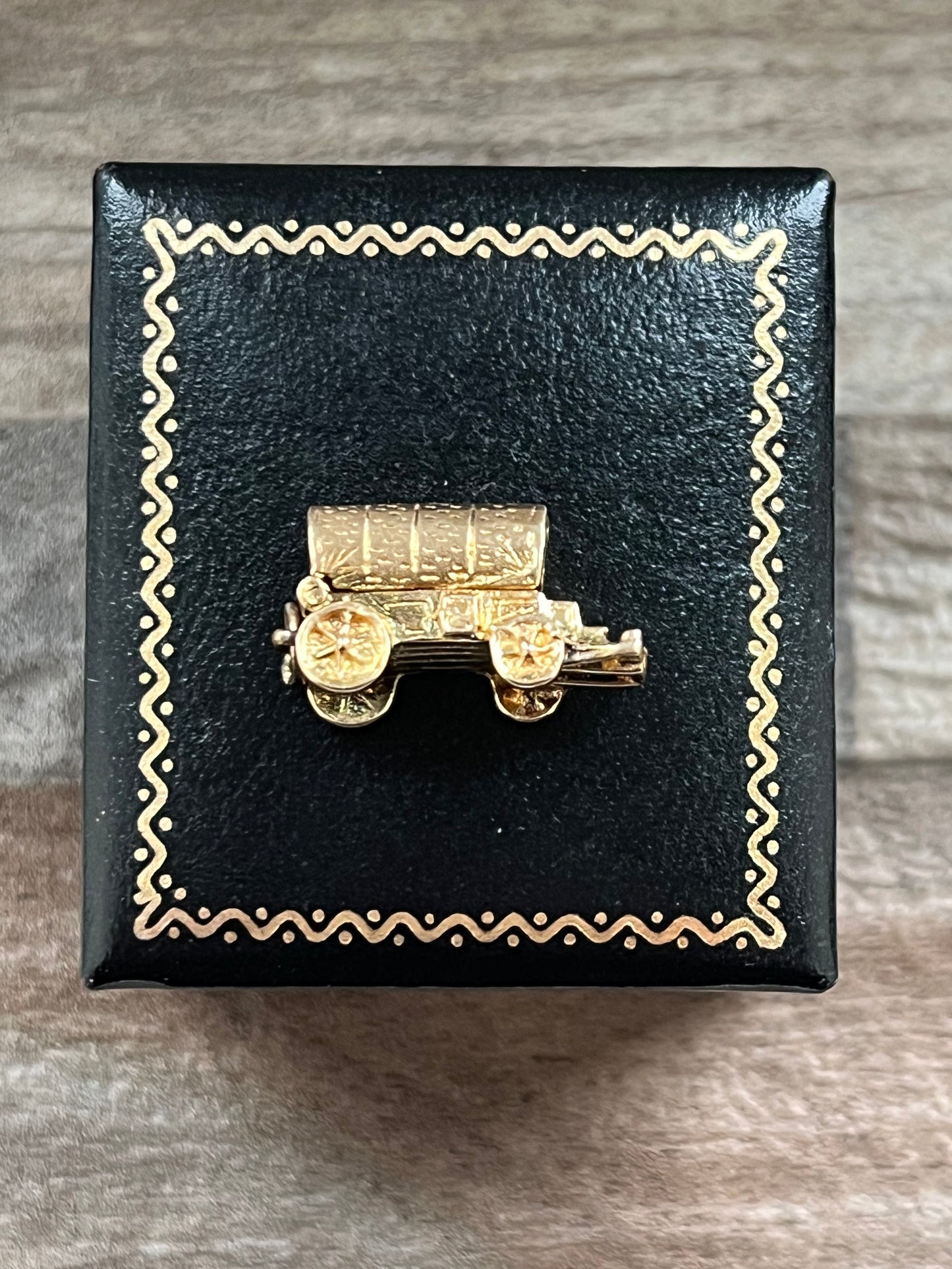 9ct Gold Vintage Opening Wagon Charm