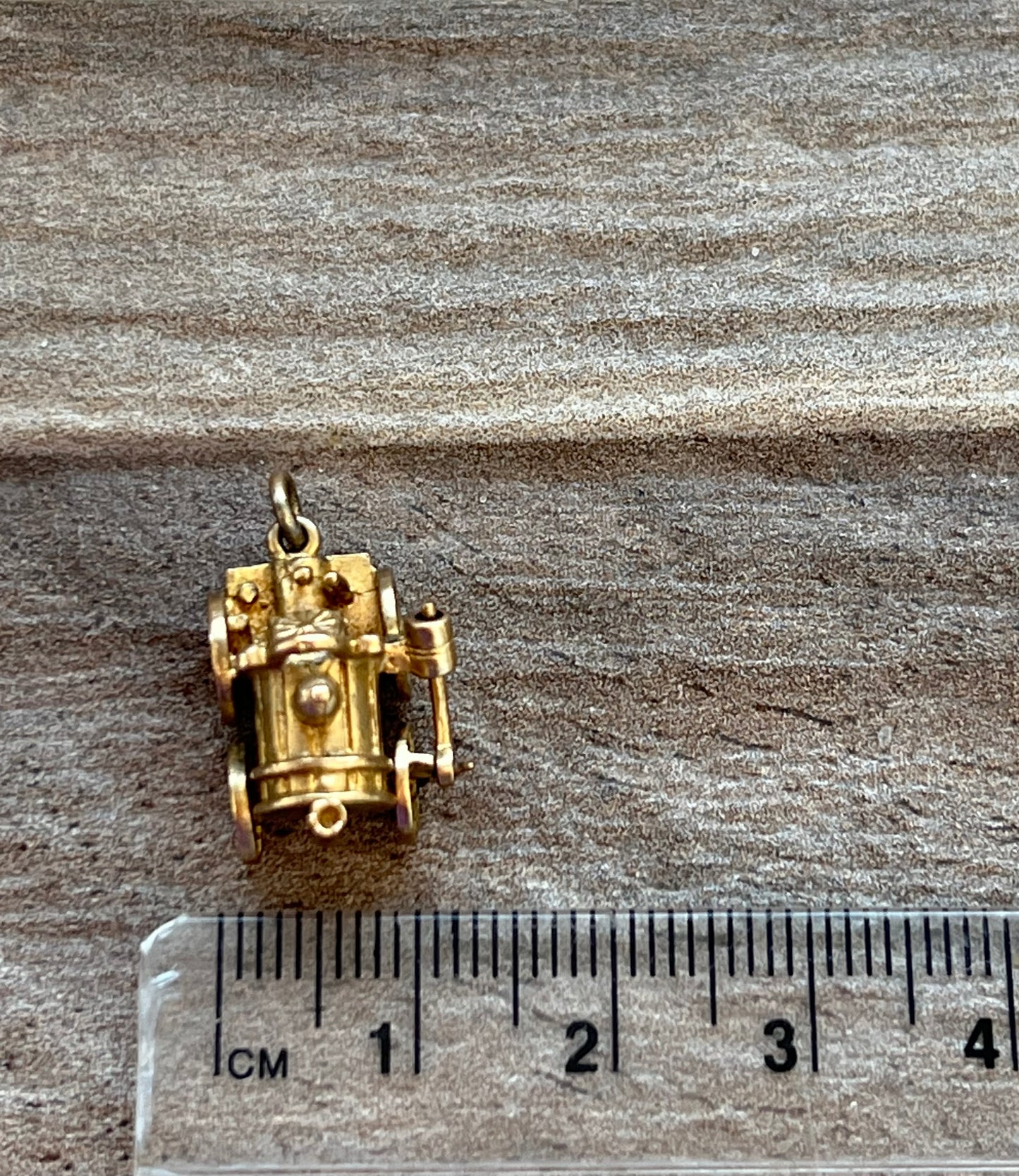 Vintage 9ct Gold Articulated Locomotive Engine Charm