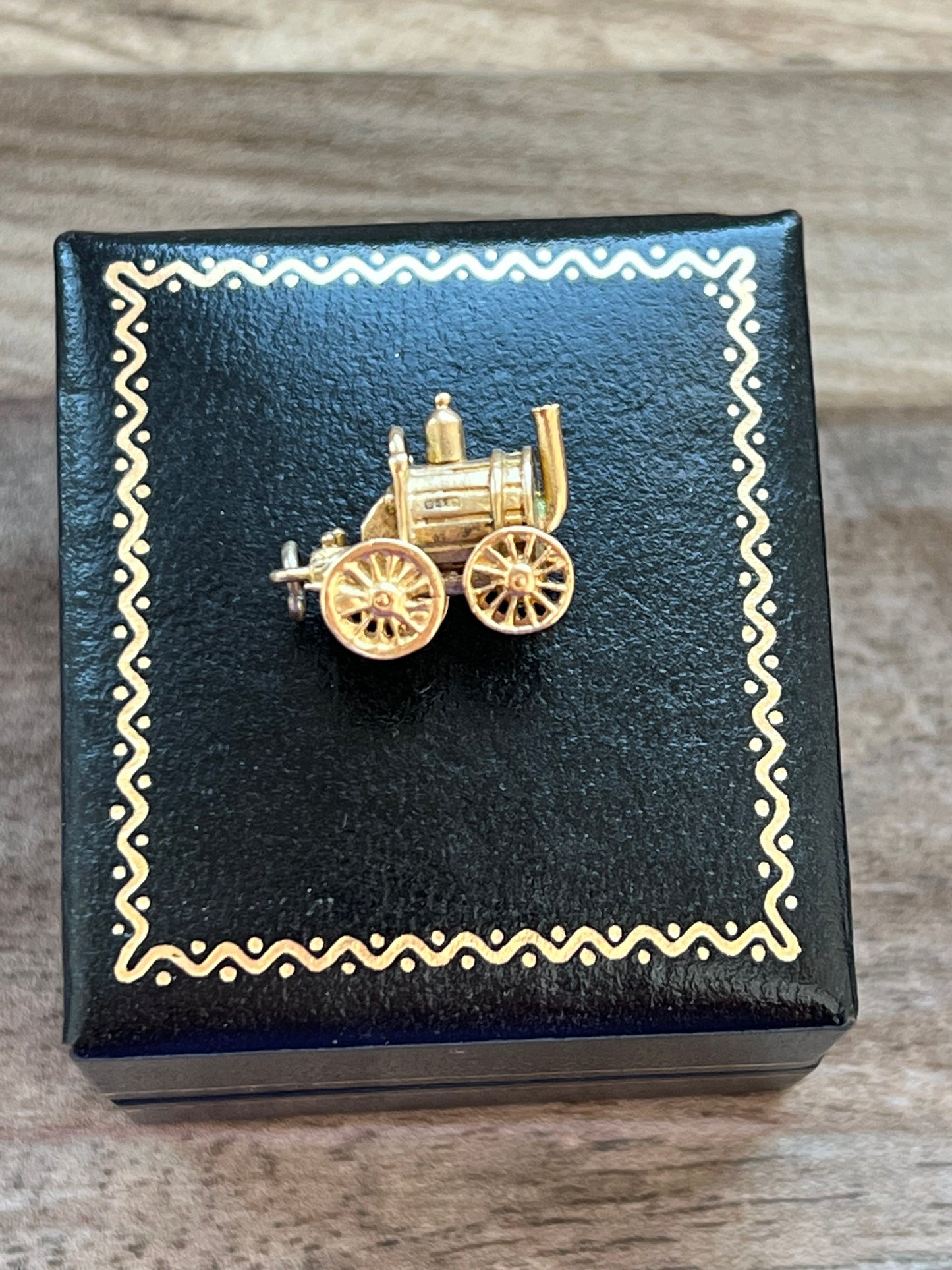 Vintage 9ct Gold Articulated Locomotive Engine Charm