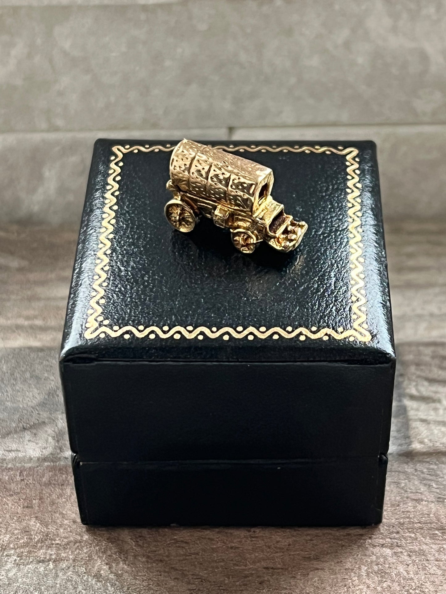 9ct Gold Vintage Opening Wagon Charm