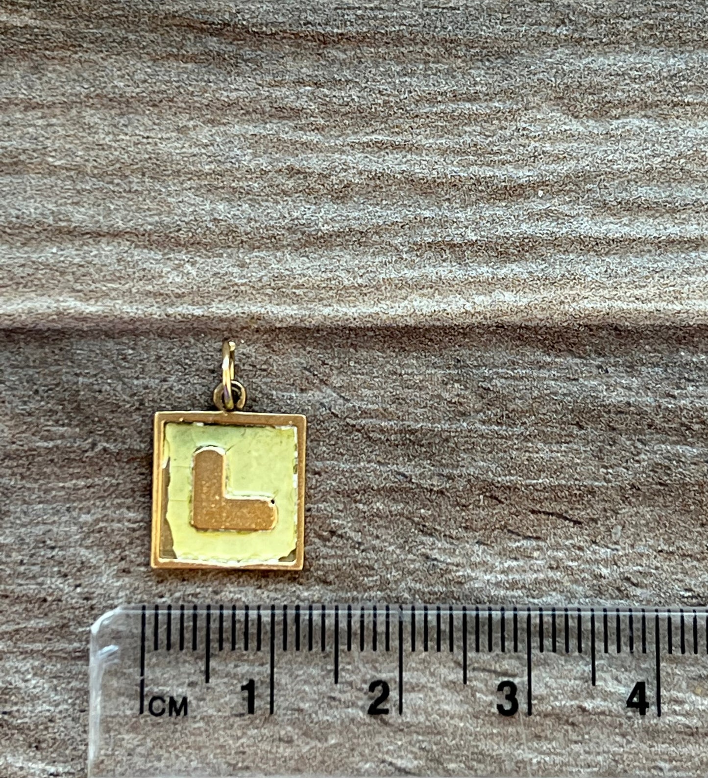 9ct Gold Vintage Enamel L Plate Charm